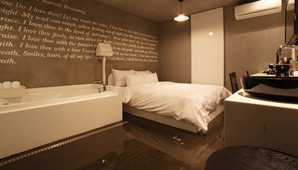 Hotel Pop2 Jongno Сеул Номер фото
